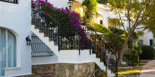 Pintar Fachadas de Casas Unifamiliares / Chalets Rivas - Vaciamadrid · Pintura para Pintado de Balcones, Barandillas, Terrazas y Exteriores
