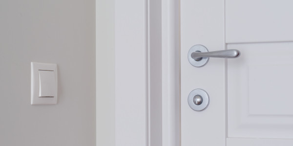 Pintar Fachadas y Patios de Luces de Comunidades Vecinos / Propietarios Rivas - Vaciamadrid · Pintura para Pintado de Puertas Privadas de Vecinos