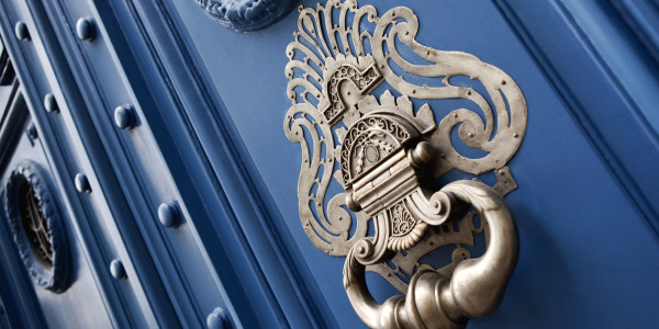 Rehabilitación y Restauración de Fachadas en Rivas - Vaciamadrid · Restauración de Puertas / Portales / Ventanas de Madera